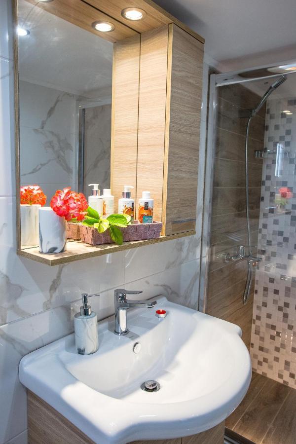 Apartmán Kaiafas Luxury Philoxenia Néa Péramos Exteriér fotografie